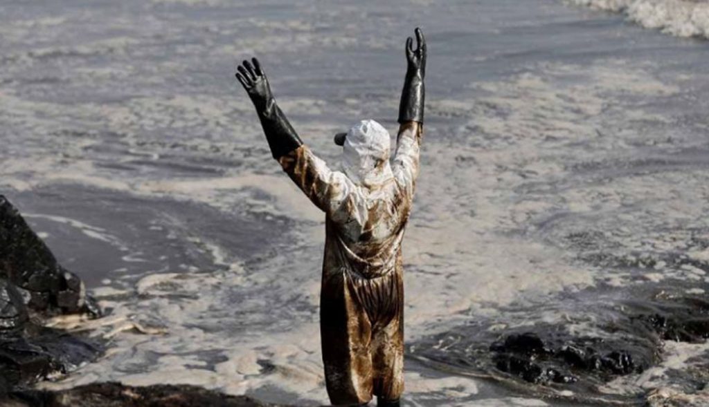 Perú-decreta-emergencia-climática-por-derrame-de-petróleo