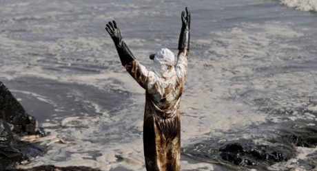Perú decreta emergencia climática por derrame de petróleo