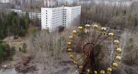 Ejército ruso intenta invadir zona nuclear de Chernóbil