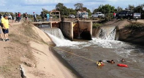 Muere niño tras caer a canal en cuatrimoto