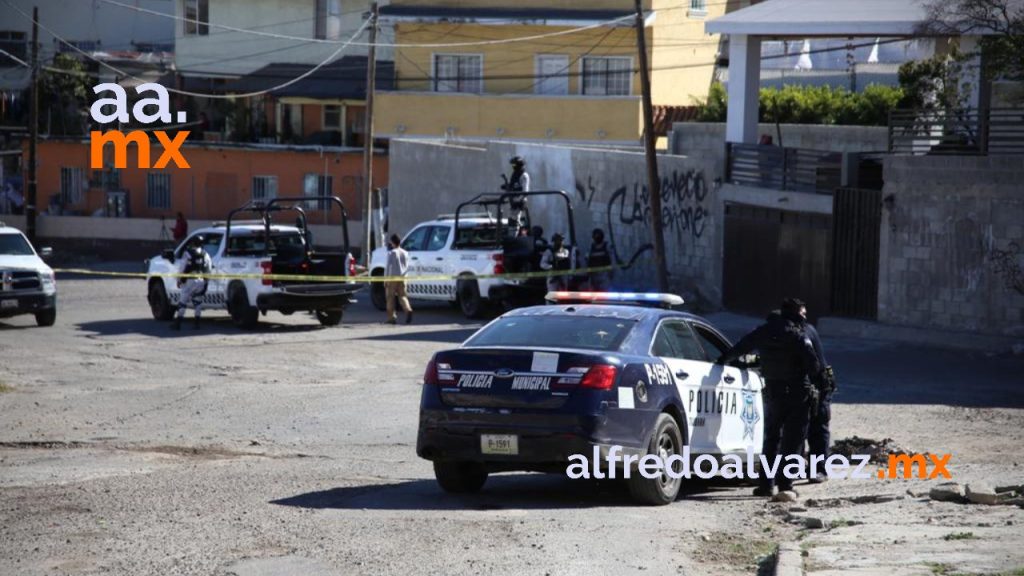 Bomberos-llegan-apagar-incendio-de-basura-localizan-cadaver