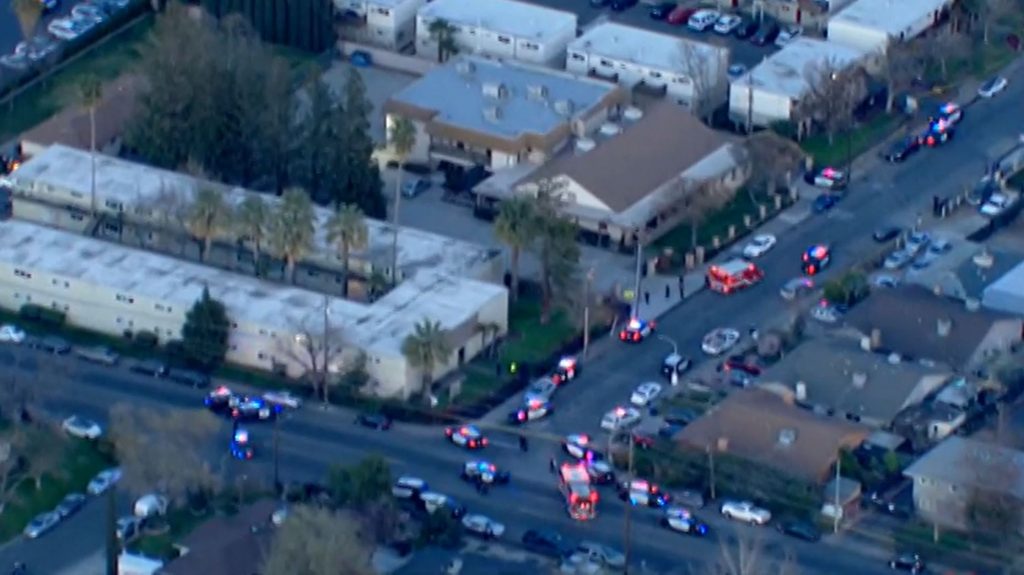 PADRE ASESINA A TIROS A SUS HIJOS EN IGLESIA