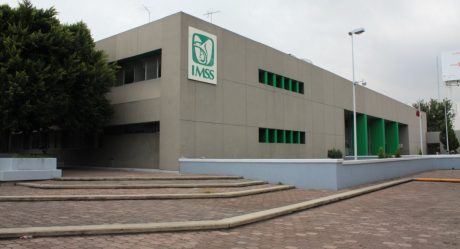 Pareja denuncia desaparición de su bebé en el IMSS