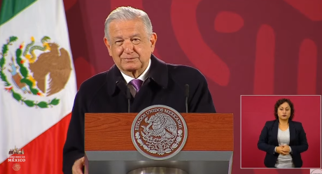 AMLO manda carta al INAI para conocer sueldo de Loret de Mola