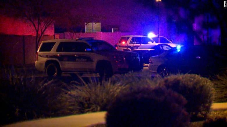En-Arizona,-balacera-deja-2-muertos-y-9-policías-heridos
