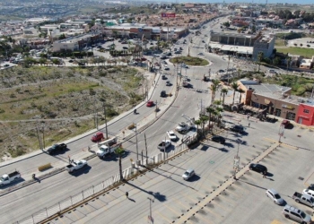 CIERRAN VIALIDAD PARA CONEXIóN DE LUZ EN EL BULEVAR EL ROSARIO