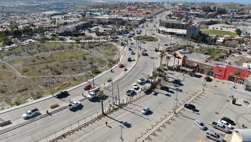 Cierran-vialidad-para-conexión-de-luz-en-el-bulevar-El Rosario