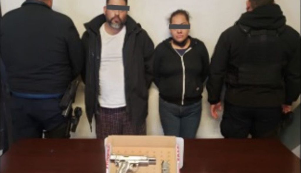 Arrestan-a-pareja-con-arma-de-fuego-en-Tijuana