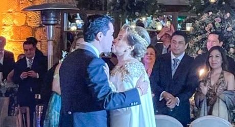 Pese a todo, Elba Esther Gordillo se casó con su abogado