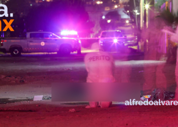 BOMBEROS SOFOCAN INCENDIO DE BASURA Y ENCUENTRAN CUERPO