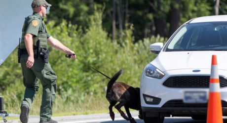 Arrestan a conductores con cargamento de metanfetamina