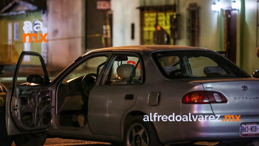 POLICíA LOCALIZA A JóVENES BALEADOS EN AUTO VOLCADO