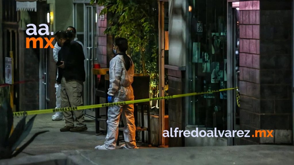 ASESINAN A MUJER EN ASALTO EN PLAZA COMERCIAL