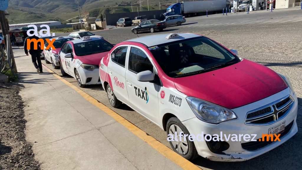 EN MARCHA EL PRIMER SITIO DE TAXIS ROSAS EN TIJUANA