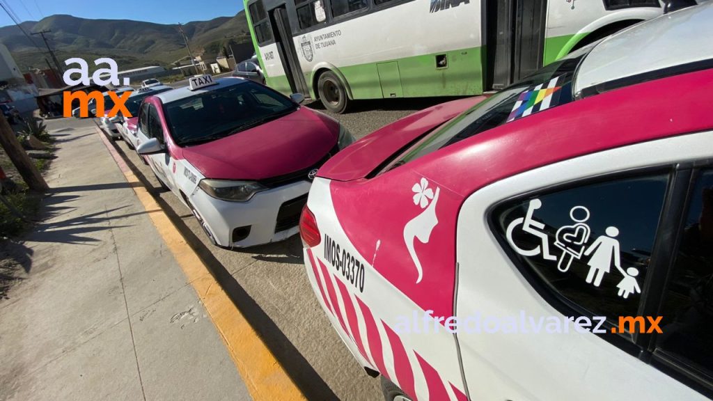 EN MARCHA EL PRIMER SITIO DE TAXIS ROSAS EN TIJUANA