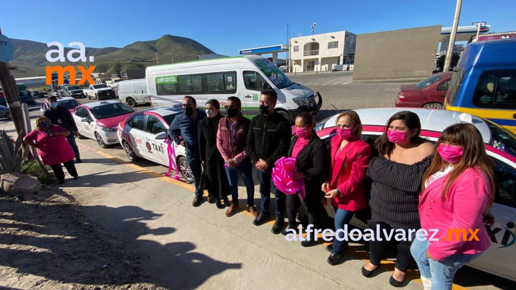 EN MARCHA EL PRIMER SITIO DE TAXIS ROSAS EN TIJUANA