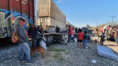 Destroza el tren a un trailer en Estación Pesqueira