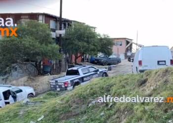 RAFAGUEAN A UN HOMBRE FRENTE A SU ESPOSA