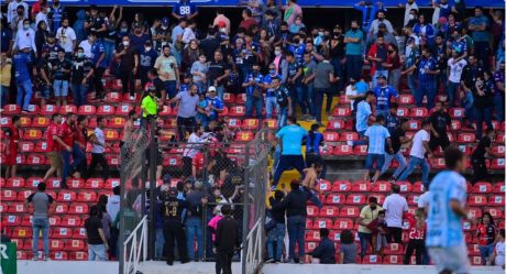 VIDEO: Suspenden partido de Gallos VS Atlas por violencia en gradas