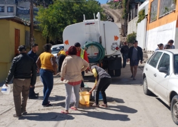 ATIENDE CESPT A VECINOS DE LA CAMINO VERDE TRAS CORTE PRECAUTORIO DE AGUA