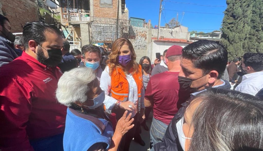 Jorge-Salazar-acompaña-a-la-gobernadora-en-recorrido-de-Camino-Verde