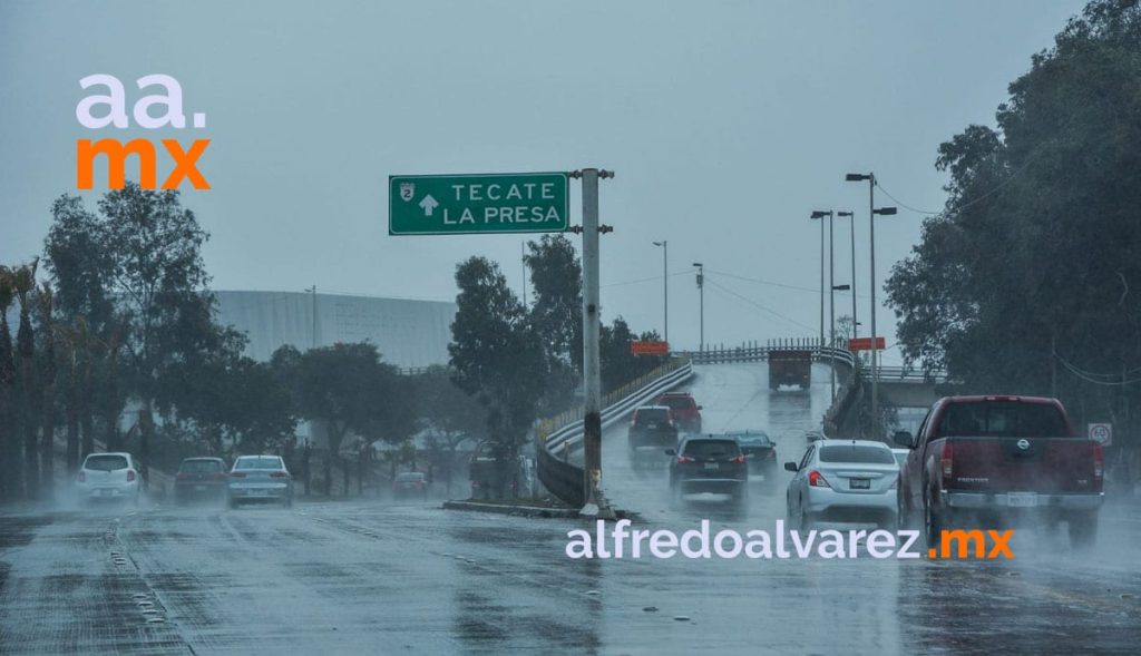 Lluvias-dejan-dos-deslaves-en-cerros-inundaciones