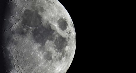 Restos de nave espacial china estrellarían contra la Luna