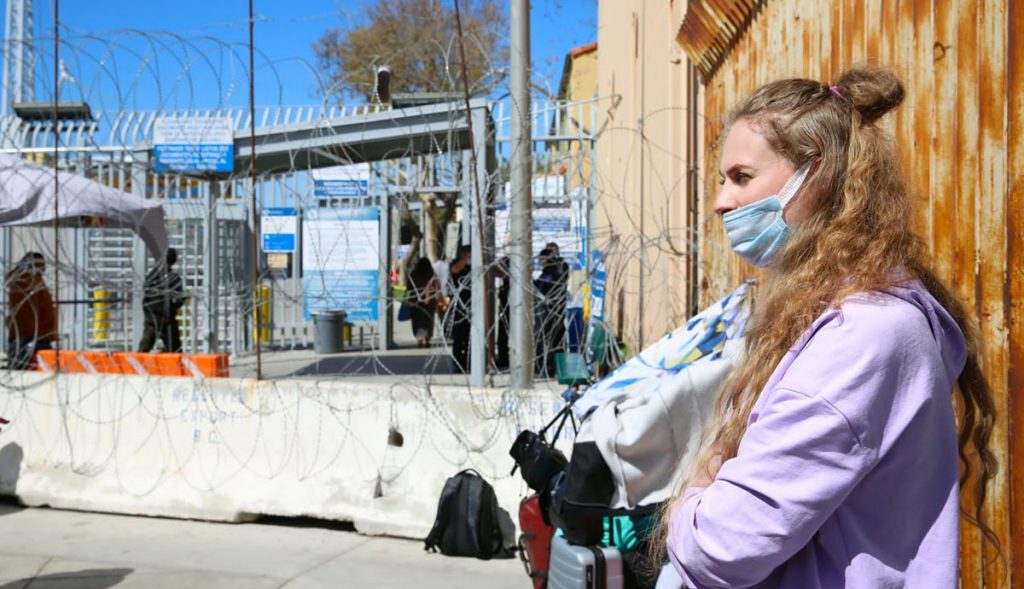 Migrantes-de-Ucrania-Rusia-y-Bielorrusia-llegan-a-garita-piden-asilo-político