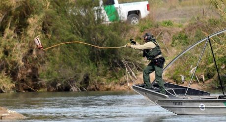 Hallan cadáveres de dos niños migrantes en el Río Bravo