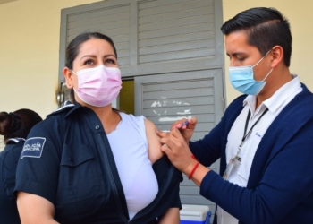 ARRANCA APLICACIóN DE SEGUNDO REFUERZO COVID PARA PERSONAL DE PRIMERA LíNEA