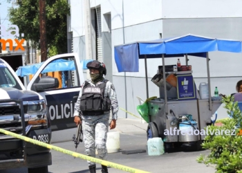 MATAN A HOMBRE Y HIEREN A ADOLESCENTE EN ESTACIONAMIENTO DEL CALIMAX