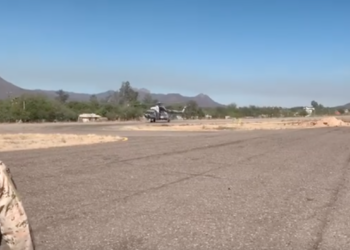 ARRIBA HELICóPTERO CON HELIBALDE PARA INCENDIO EN ÁLAMOS