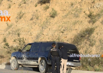 ABANDONAN CADáVER DE MUJER EN UNA SUBURBAN