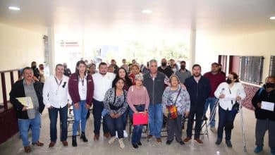 Ayuntamiento-entrega-permisos-comerciantes de la Sanchez Taboada