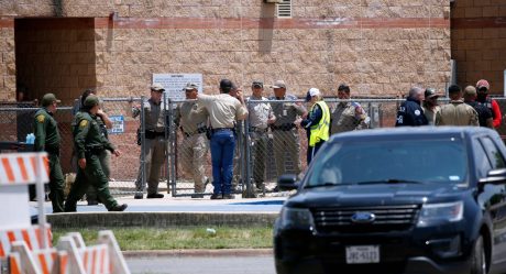 Suben a 21 las víctimas del tiroteo en primaria de Uvalde,Texas
