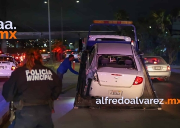 JOVEN CHOCA CON PATRULLA DE ALCOHOLíMETROS