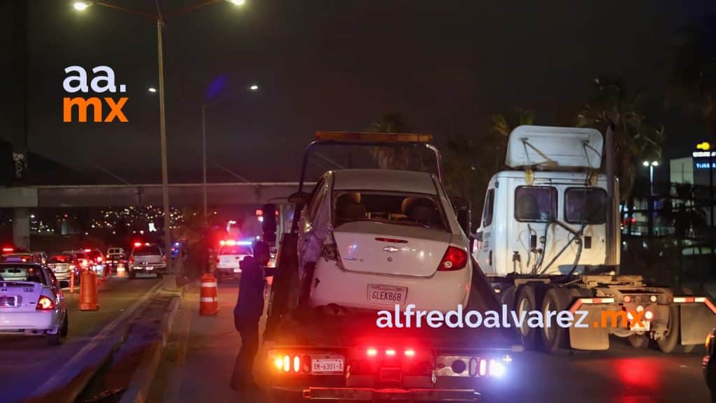 JOVEN CHOCA CON PATRULLA DE ALCOHOLíMETROS