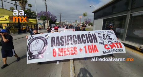 Maestros de la CNTE exigen pagos pendientes y un aumento