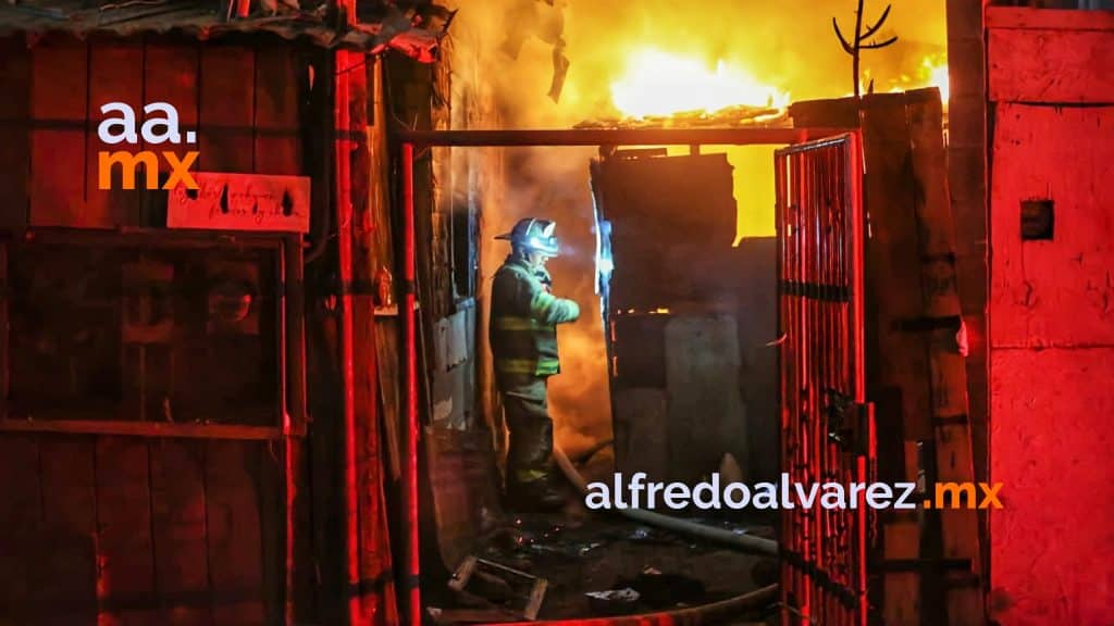 FUERTE INCENDIO DEJA SIN HOGAR CINCO FAMILIAS