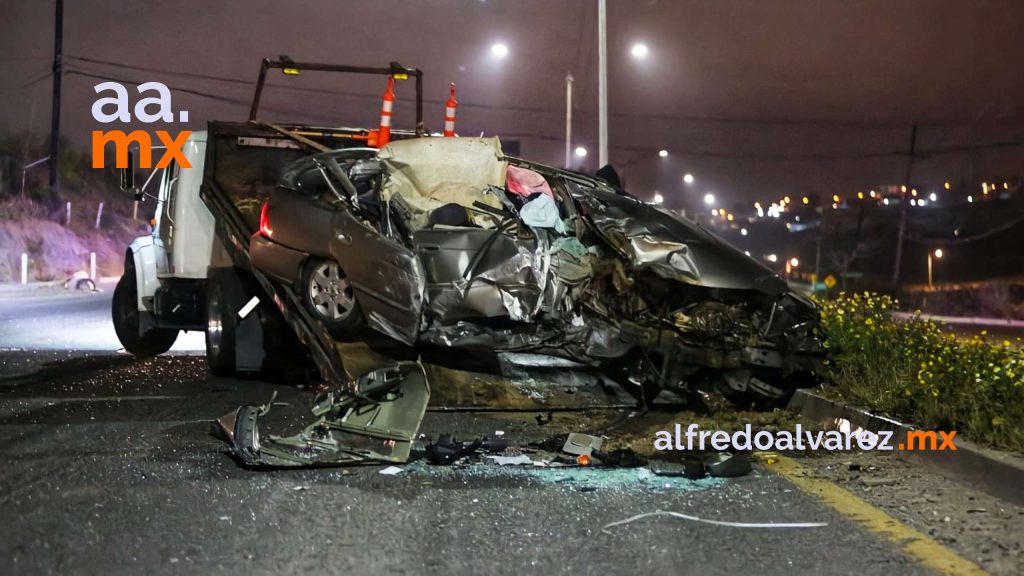 Ebrio-al-volante-choca-con-tractocamion