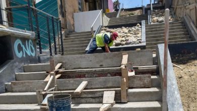 La Comisión Estatal de Servicios Públicos de Tijuana (CESPT) concluyó la colocación de concreto en las escalinatas del andador turístico de Playas de Tijuana, con el objetivo de regresar el buen estado de la zona, en donde anteriormente se realizaron trabajos de reposición de la red de alcantarillado sanitario.