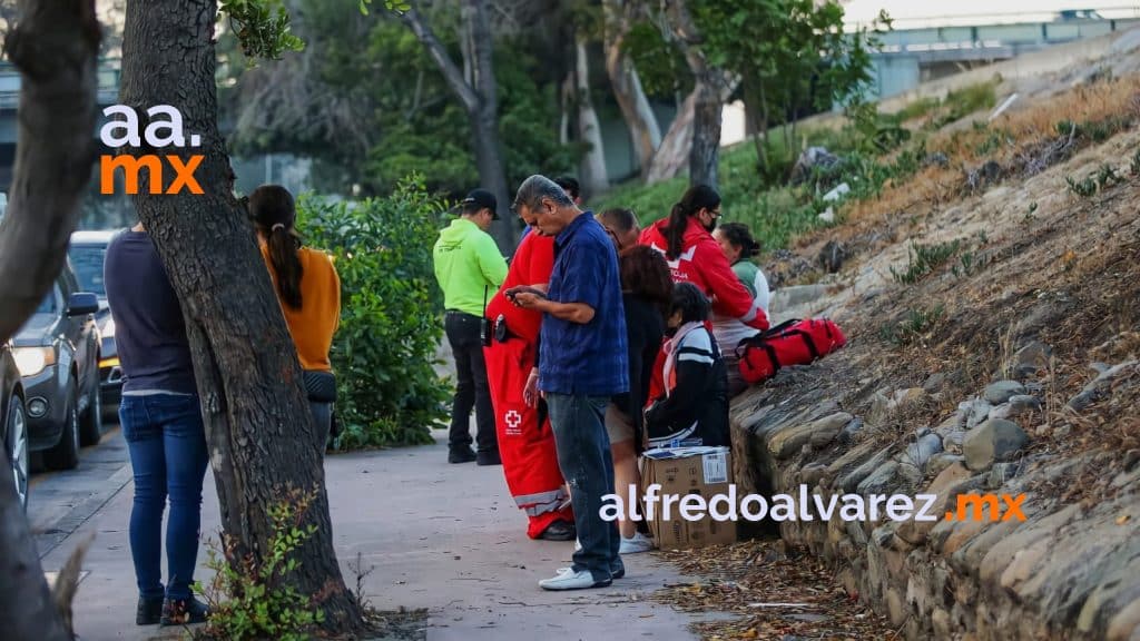 CONDUCTOR SE QUEDA DORMIDO Y CHOCA CON AUTOS QUE HACíAN FILA PARA EU