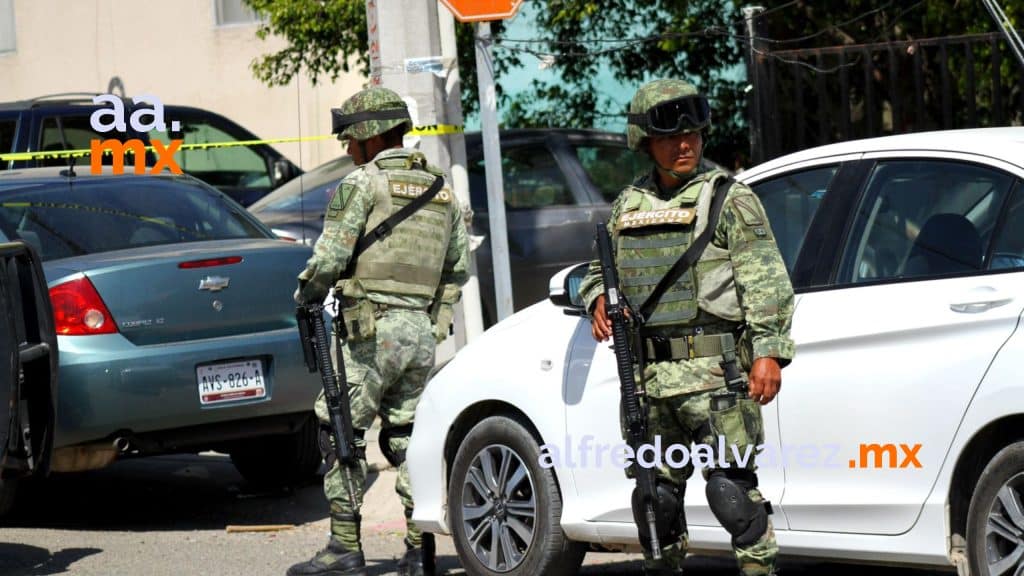 HOMBRE HUíA DE SUJETOS QUE LO QUERíAN MATAR, CHOCó Y LE DIERON ALCANCE