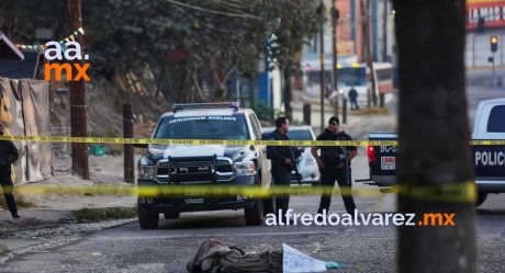 Dejan cadáver de una mujer a media calle