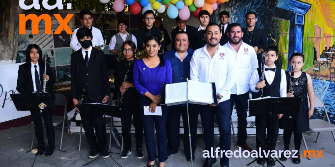 ASISTE MONTSERRAT CABALLERO A PRESENTACIóN DE ORQUESTA INFANTIL