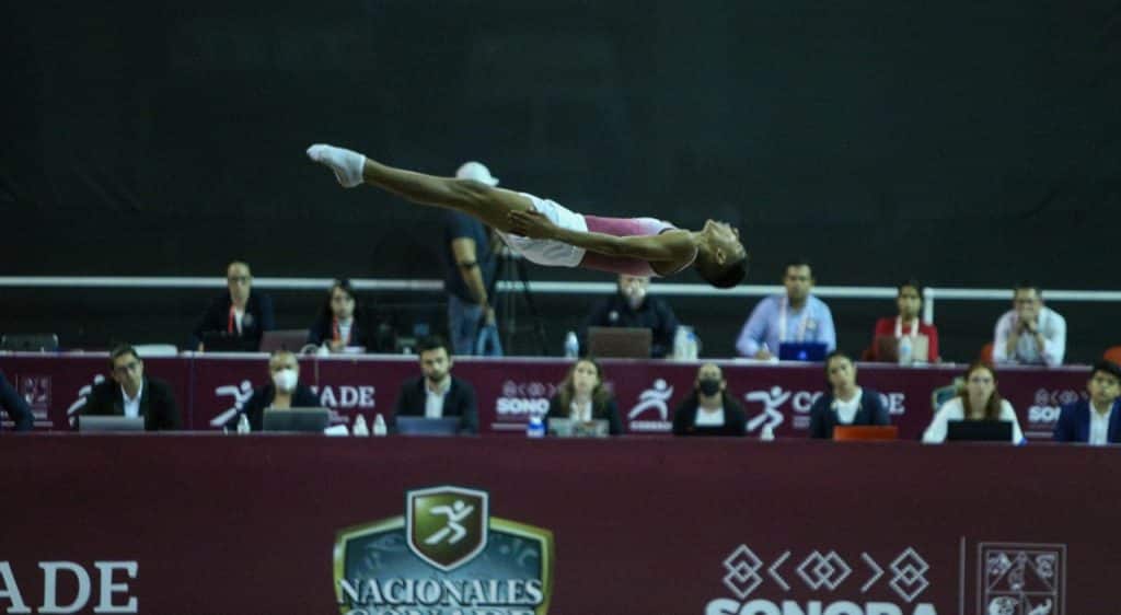 Yahel-Garcia-obtiene-oro-gimnasia-trampolin