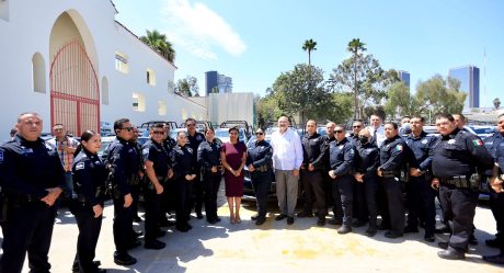 Alcaldesa entrega patrullas a Seguridad Pública