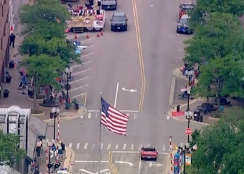 SEIS MUERTOS Y 24 HERIDOS TRAS TIROTEO EN HIGHLAND PARK, CHICAGO