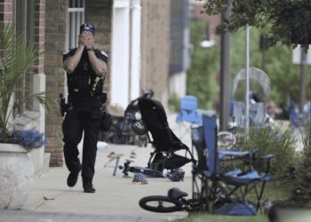 UN MEXICANO MUERTO EN TIROTEO DURANTE DESFILE DE INDEPENDENCIA EN CHICAGO