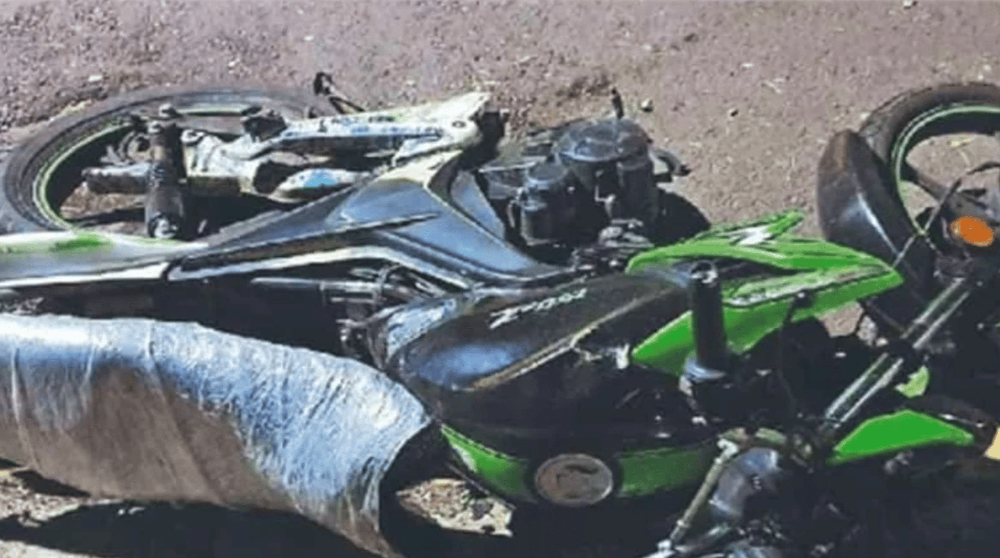 Joven-motociclista-muere-al-caerle-rayo